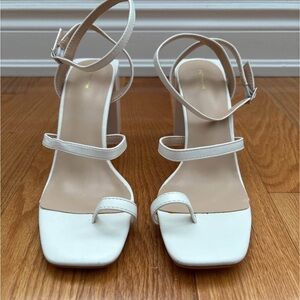 PrettyLittleThing White Strappy Block Heel Sandals – Size 8